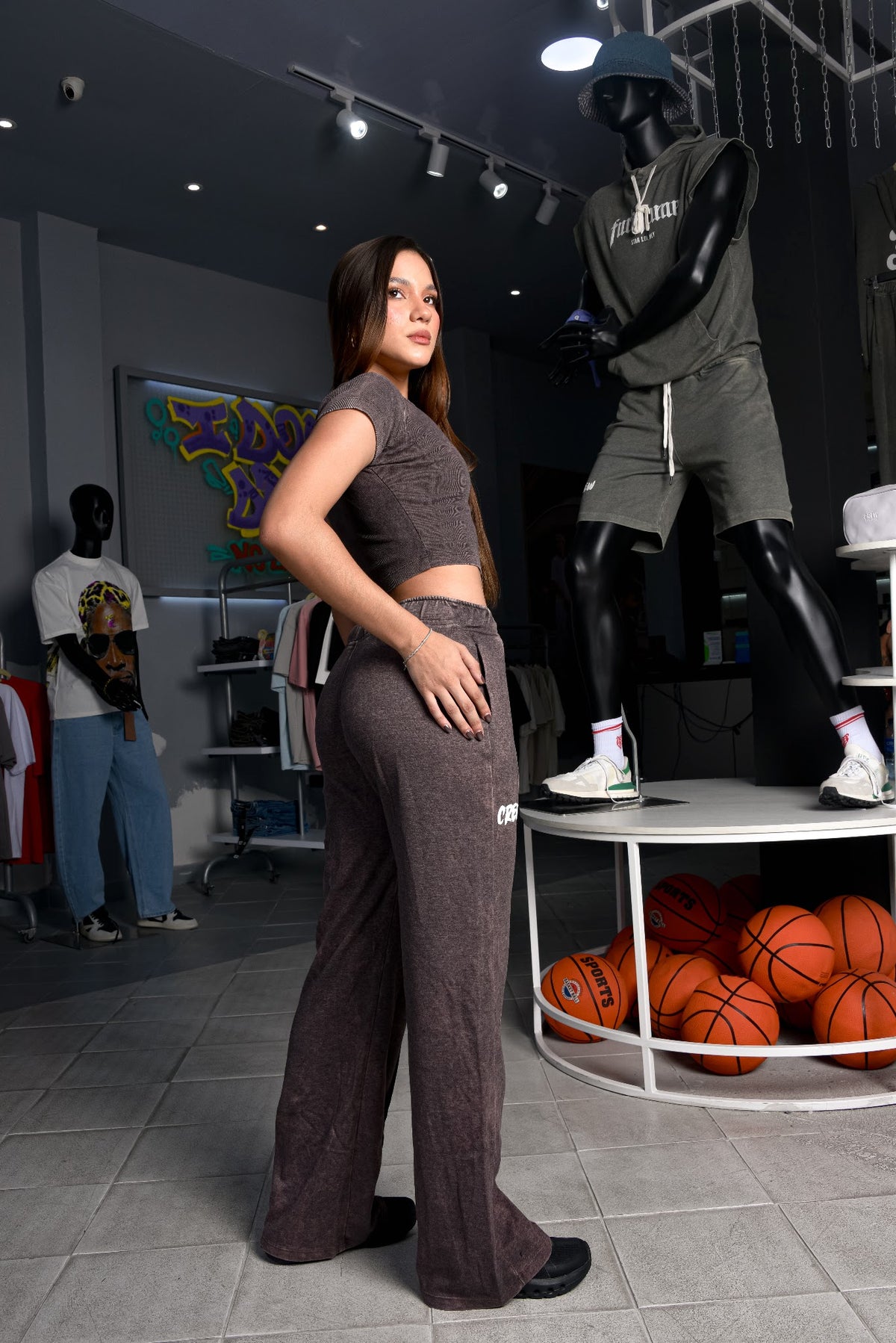 Mujer - Conjunto café crop top + pantalón CREW